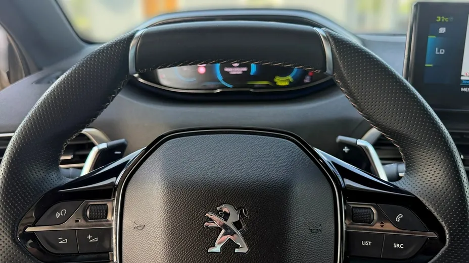 PEUGEOT 3008 -