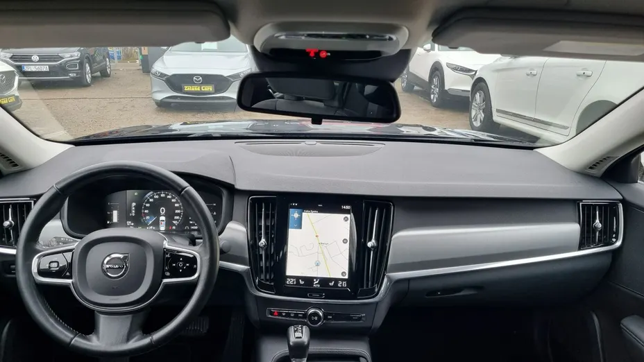 VOLVO S90 -