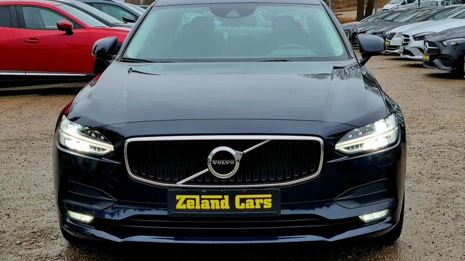 VOLVO S90 -
