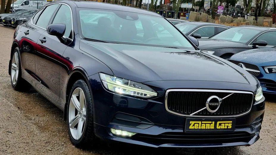 VOLVO S90 -