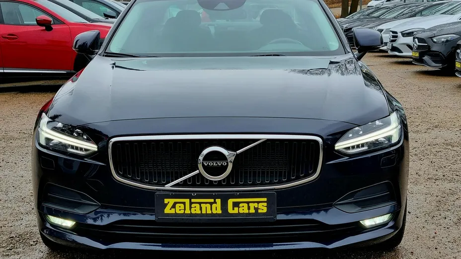 VOLVO S90 -