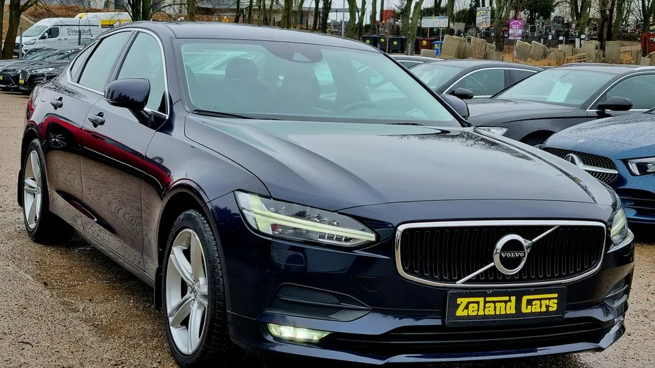 VOLVO S90 -