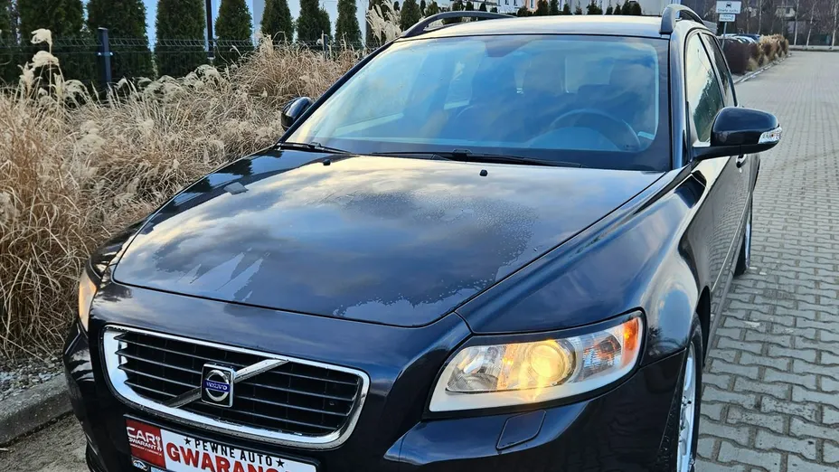 VOLVO V50 -