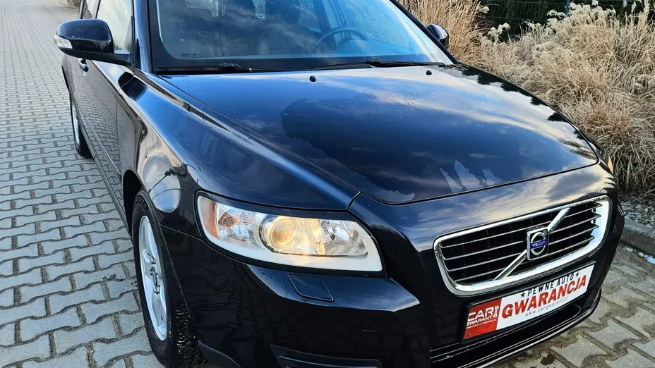 VOLVO V50 -