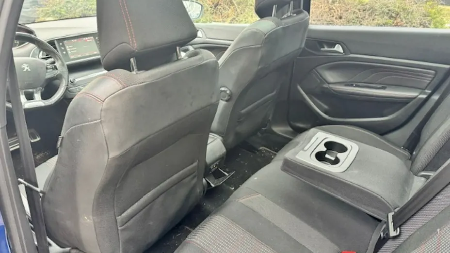 PEUGEOT 308 -