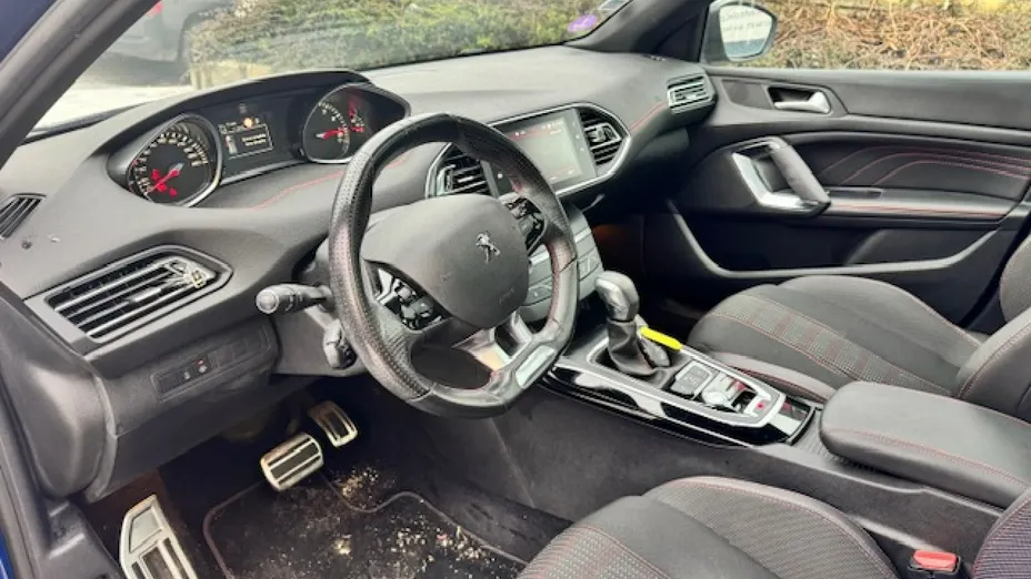 PEUGEOT 308 -