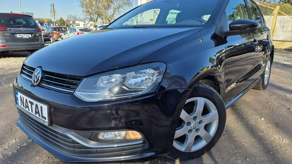 VOLKSWAGEN Polo -