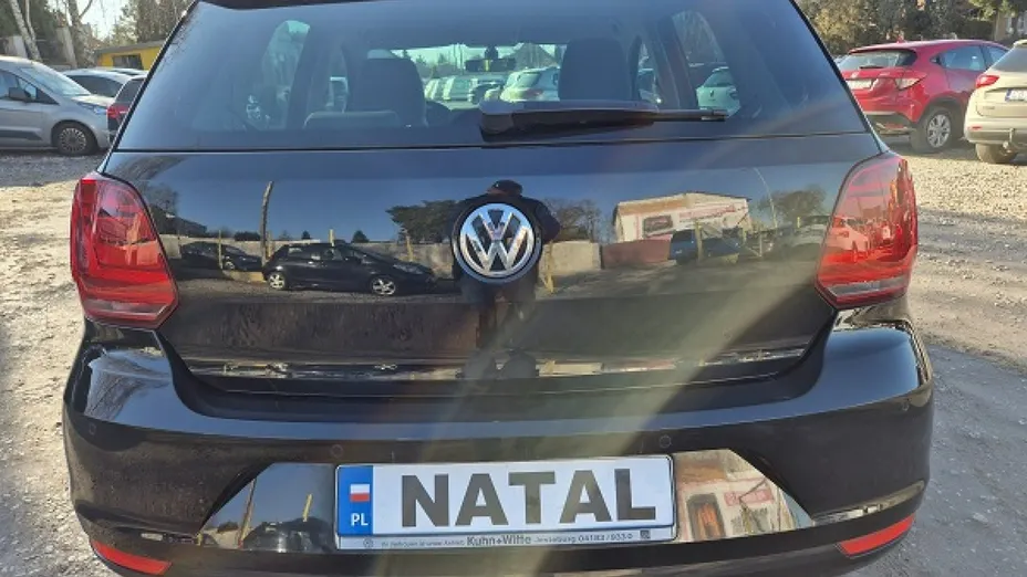 VOLKSWAGEN Polo -