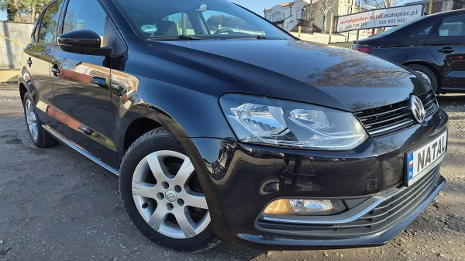 VOLKSWAGEN Polo -