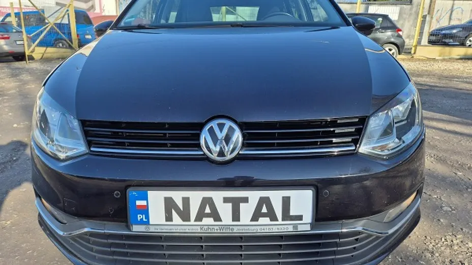 VOLKSWAGEN Polo -