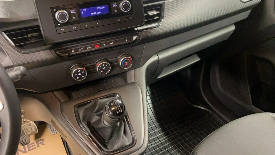 NISSAN Townstar -