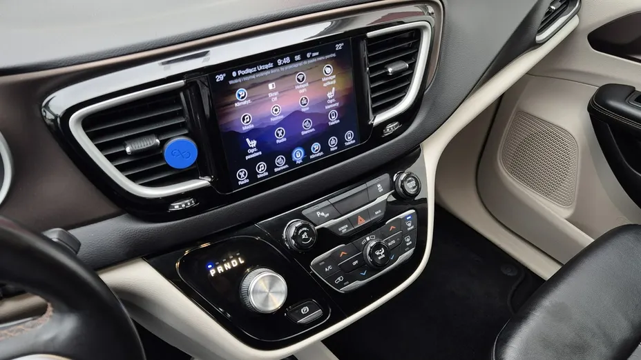CHRYSLER Pacifica -