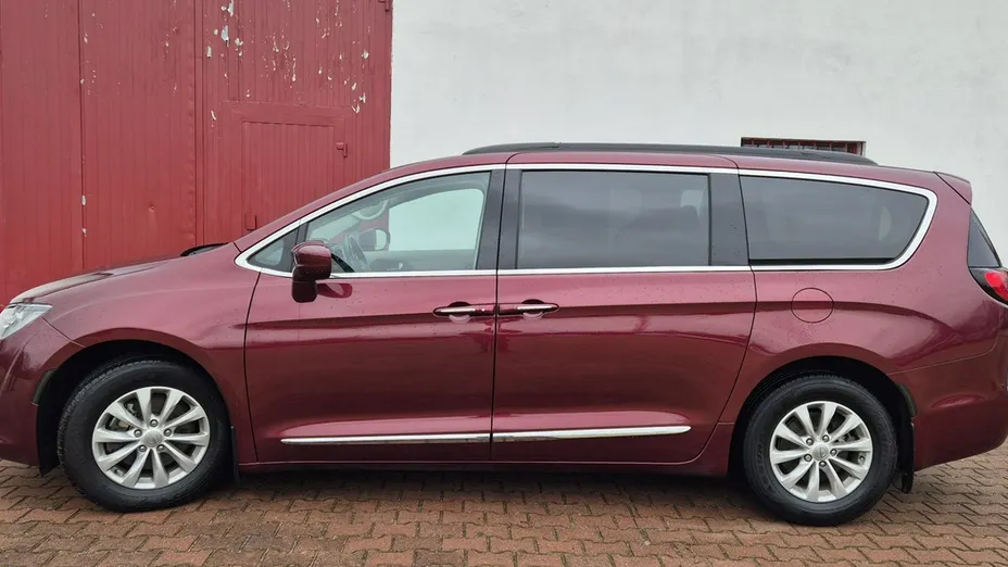 CHRYSLER Pacifica -
