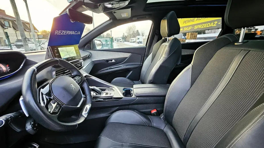 PEUGEOT 5008 -