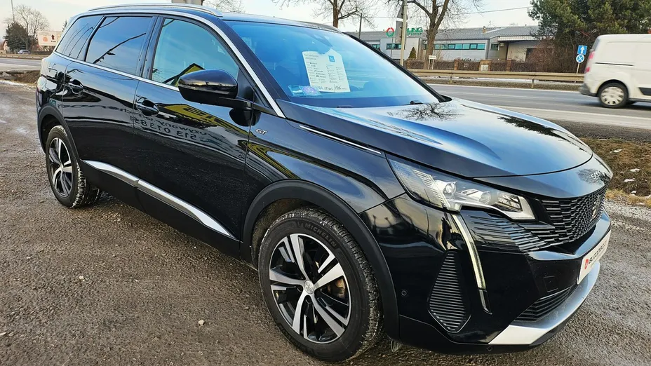 PEUGEOT 5008 -