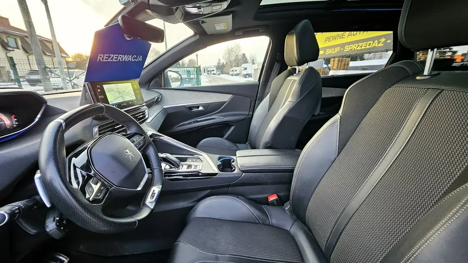 PEUGEOT 5008 -
