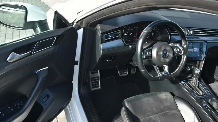 VOLKSWAGEN Arteon -