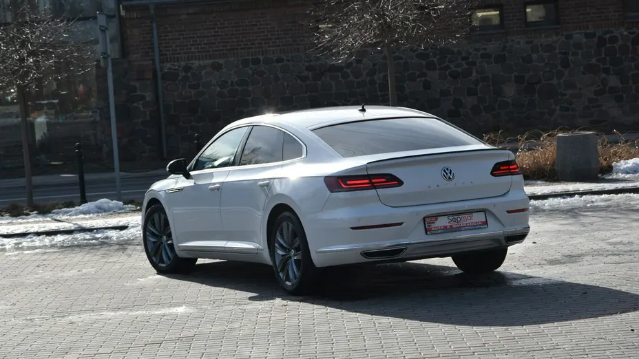 VOLKSWAGEN Arteon -