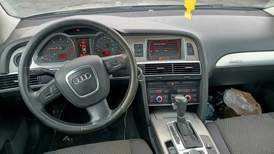 AUDI A6 -