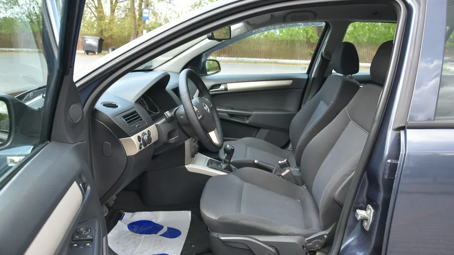 OPEL Astra -