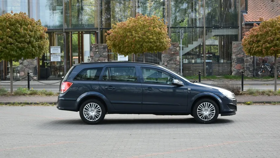 OPEL Astra -