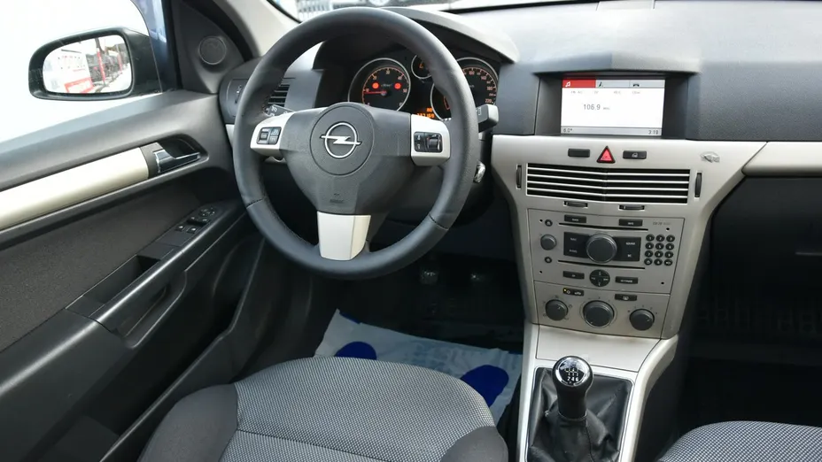 OPEL Astra -