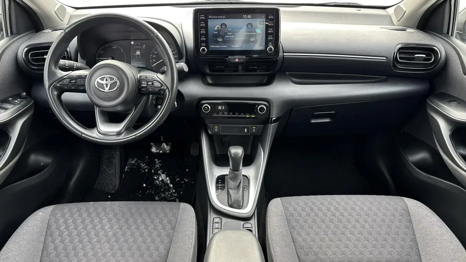 TOYOTA Yaris -