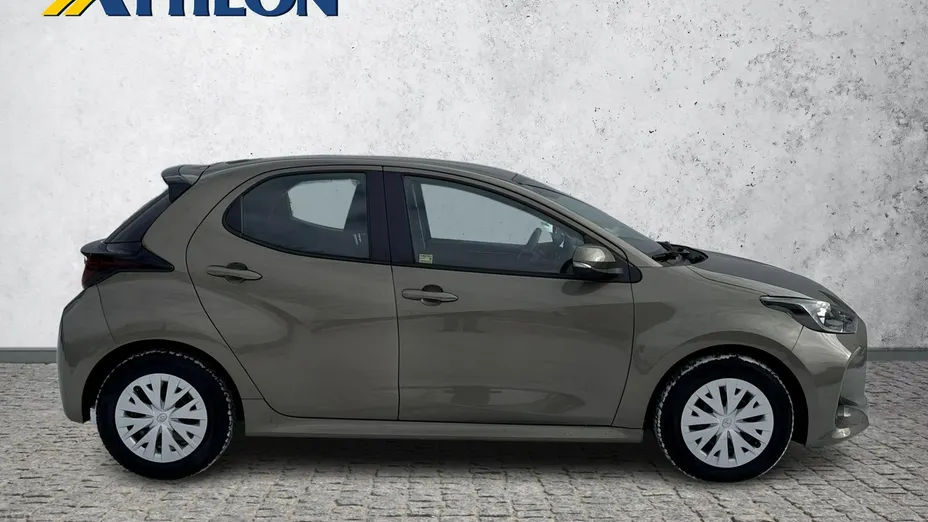 TOYOTA Yaris -