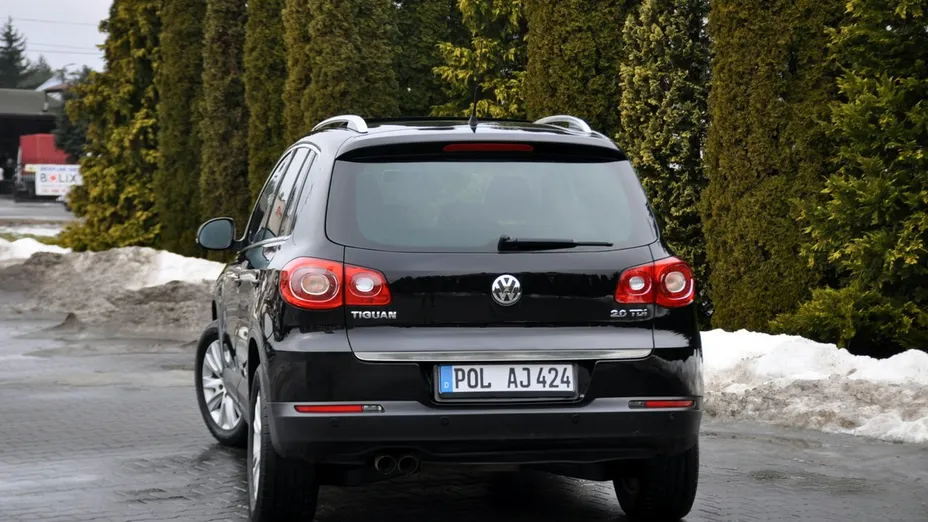 VOLKSWAGEN Tiguan -