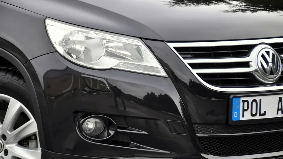 VOLKSWAGEN Tiguan -
