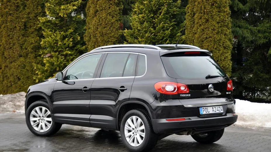 VOLKSWAGEN Tiguan -