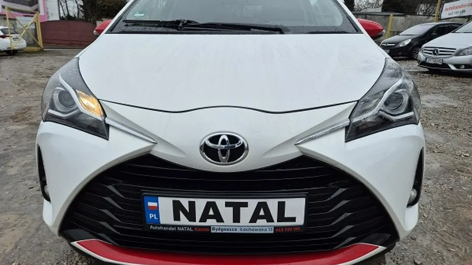 TOYOTA Yaris -