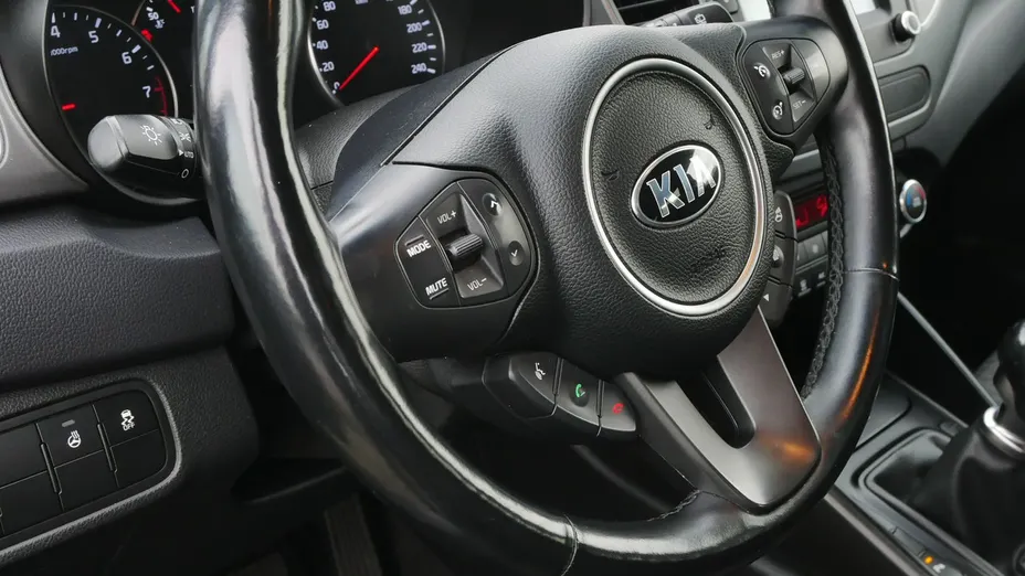 KIA Carens -