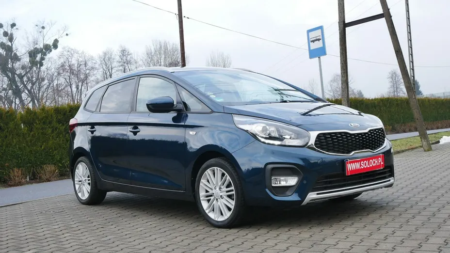 KIA Carens -