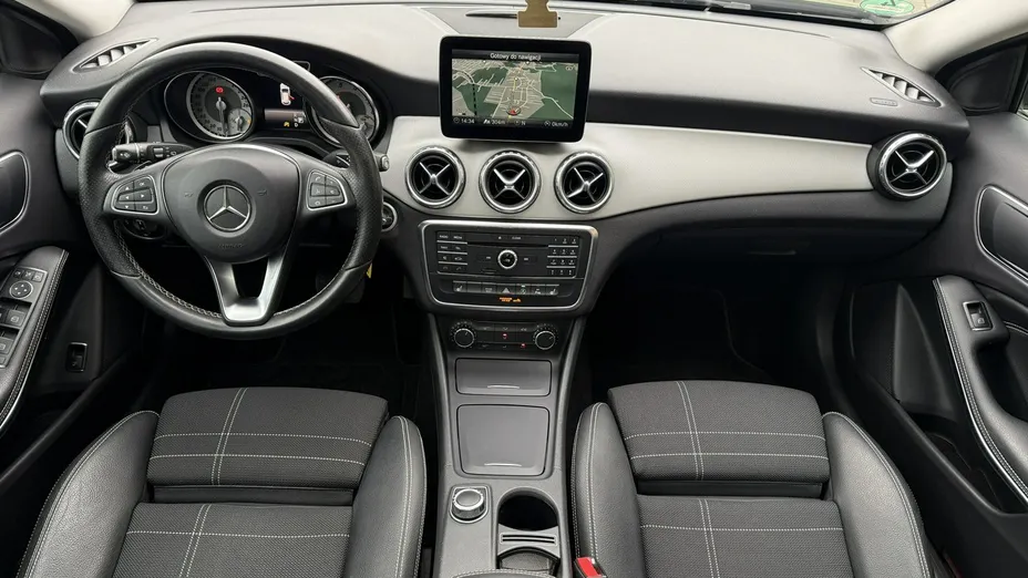 MERCEDES-BENZ GLA -
