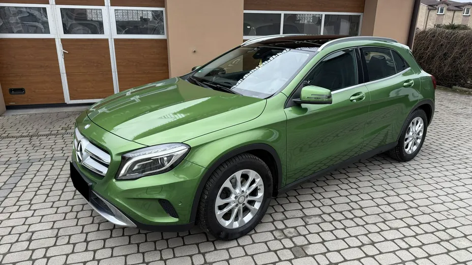 MERCEDES-BENZ GLA -