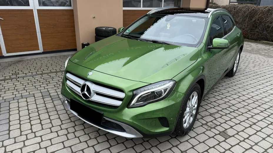 MERCEDES-BENZ GLA -