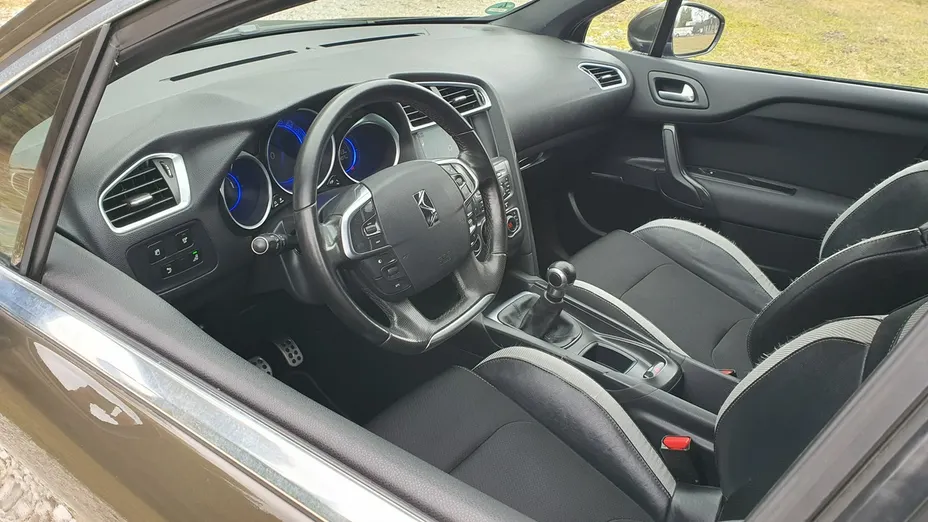 CITROEN DS4 -
