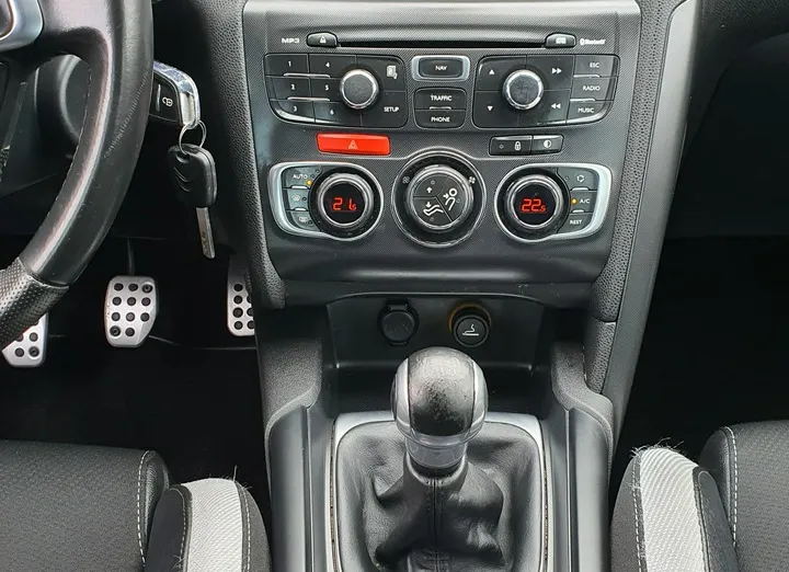 CITROEN DS4 -