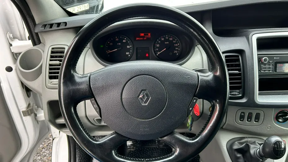 RENAULT Trafic -