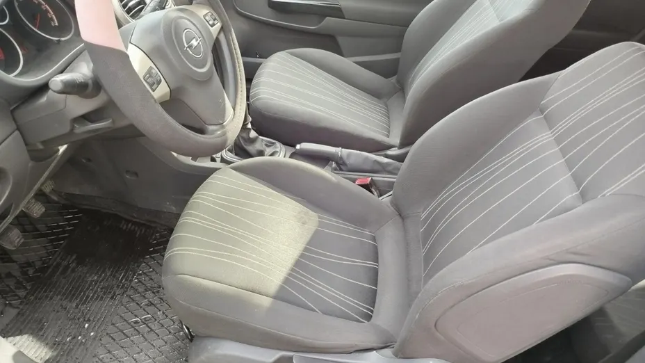 OPEL Corsa -