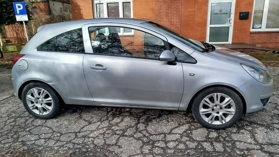 OPEL Corsa -