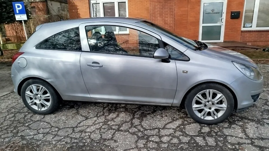 OPEL Corsa -