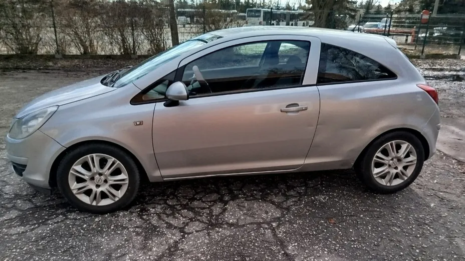 OPEL Corsa -