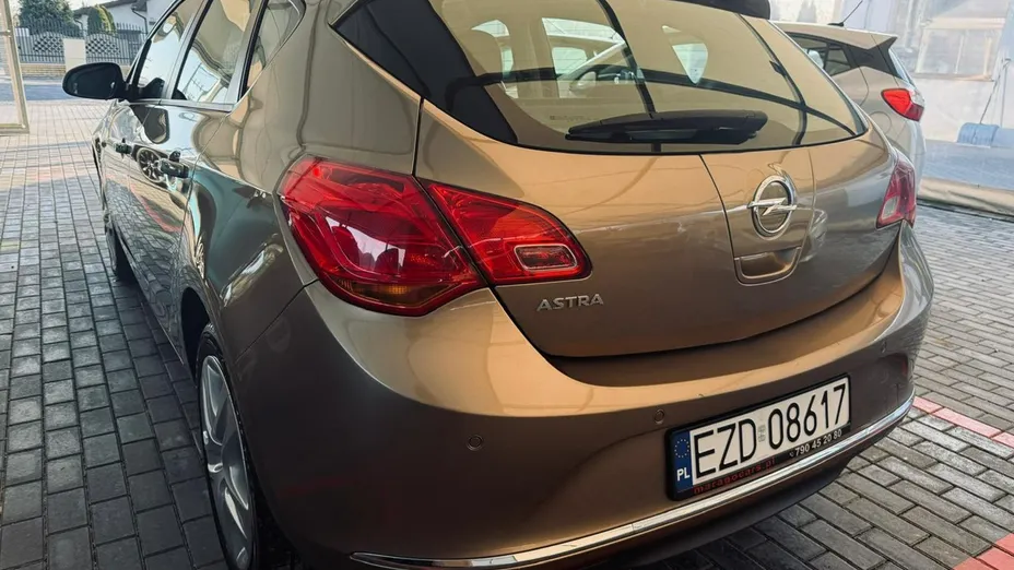 OPEL Astra -