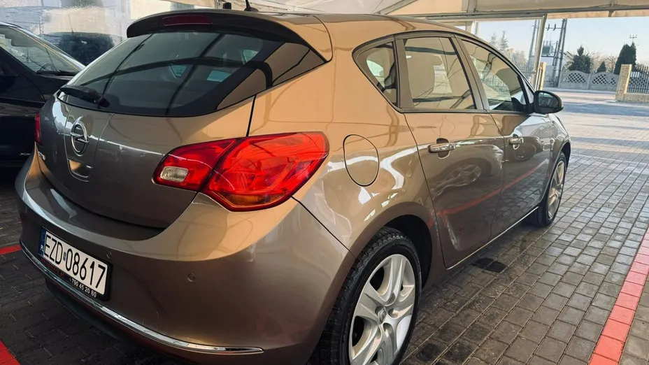 OPEL Astra -