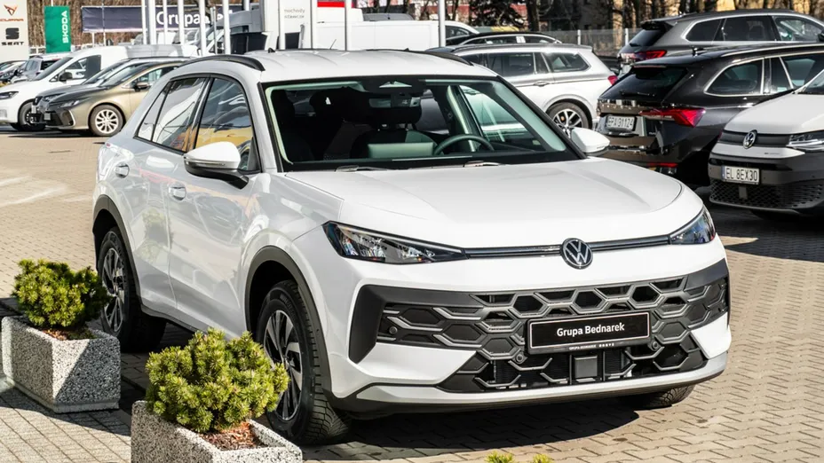 VOLKSWAGEN T-ROC -