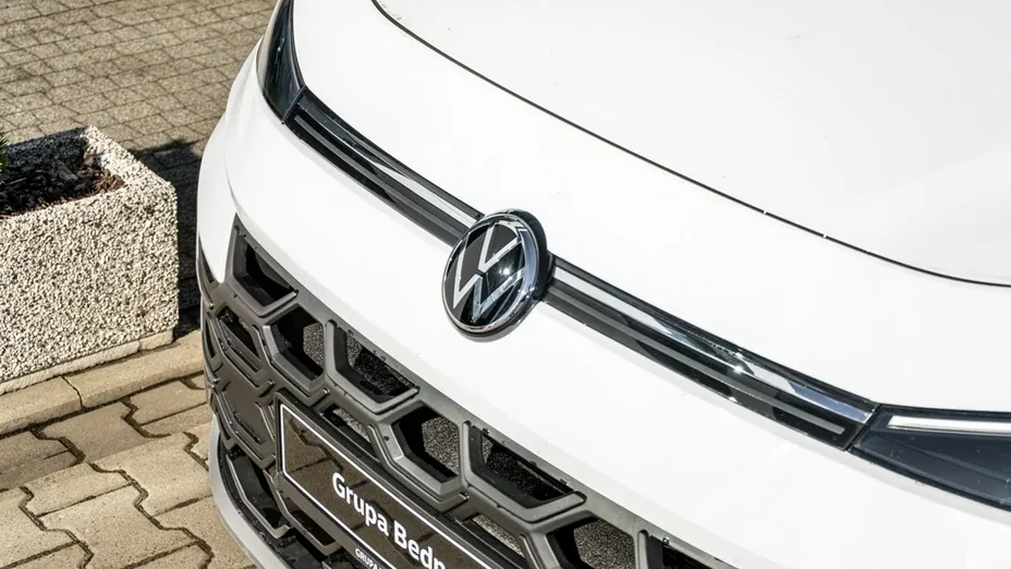 VOLKSWAGEN T-ROC -