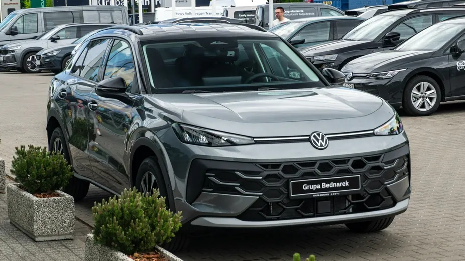 VOLKSWAGEN T-ROC -