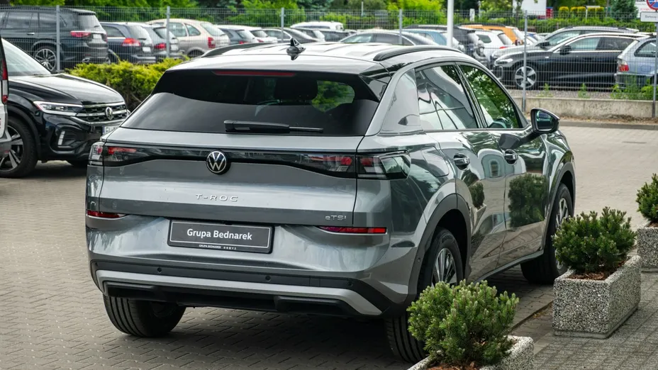 VOLKSWAGEN T-ROC -